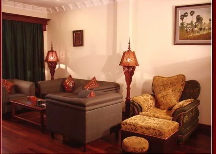 Apsara Angkor & Conference 4*